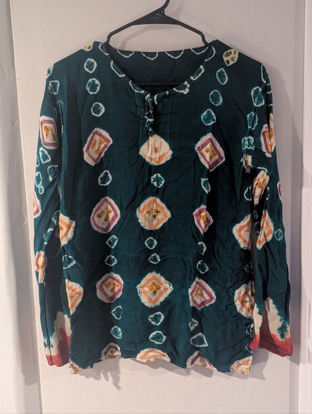 Vintage Women's Teal Printed Long-Sleeve Top